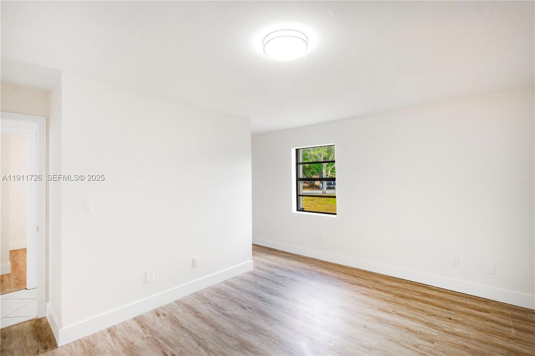 For Sale: $475,000 (2 beds, 2 baths, 986 Square Feet)