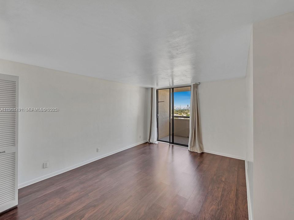 Recently Rented: $2,900 (1 beds, 1 baths, 848 Square Feet)