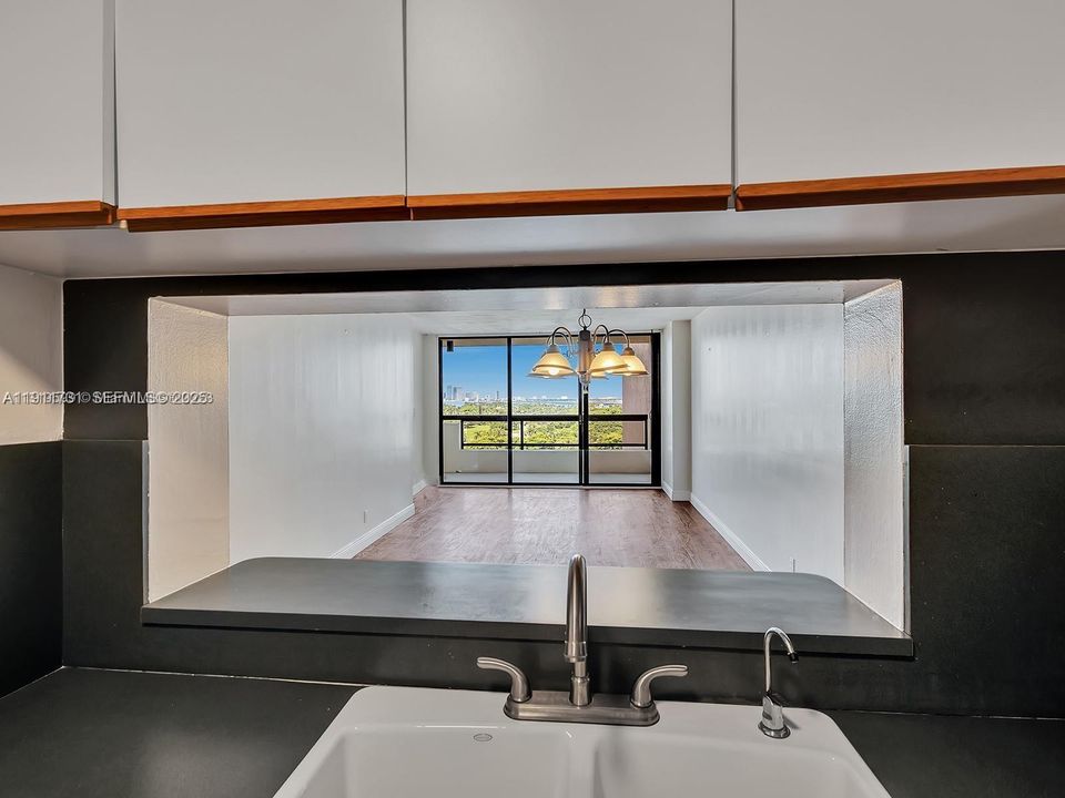 Recently Rented: $2,900 (1 beds, 1 baths, 848 Square Feet)