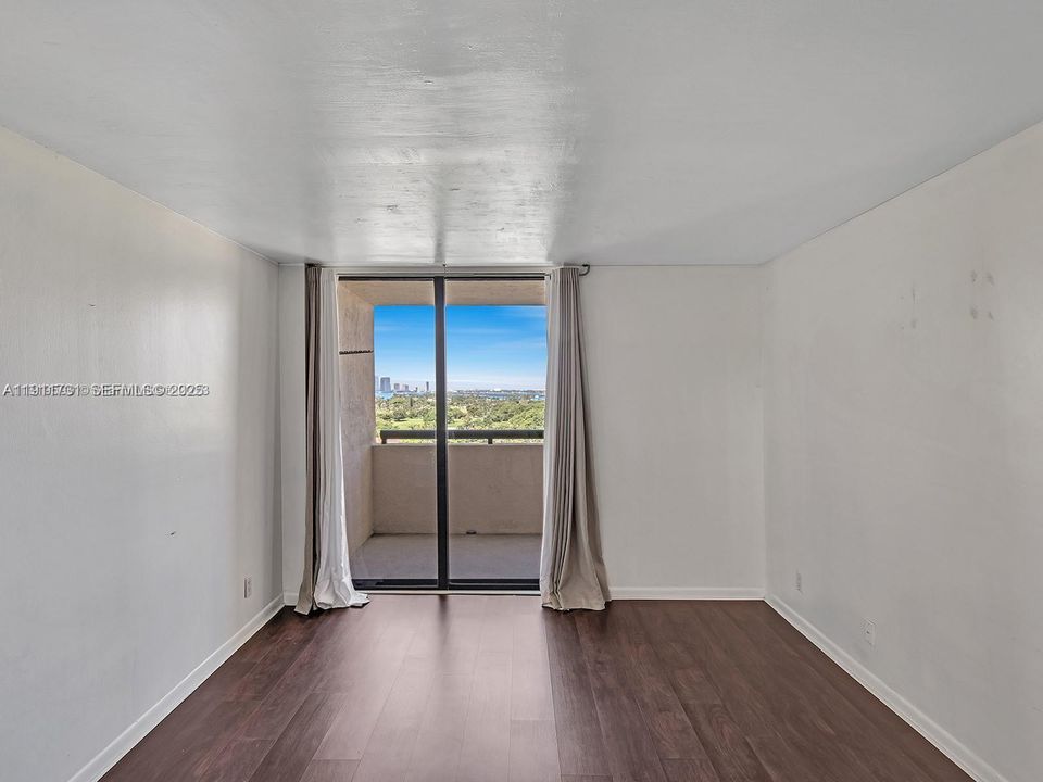 Recently Rented: $2,900 (1 beds, 1 baths, 848 Square Feet)