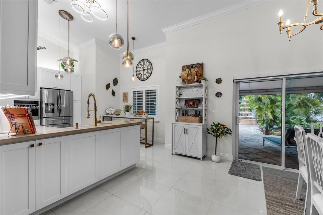 Walkway to Kitchen/Dinin Room Area