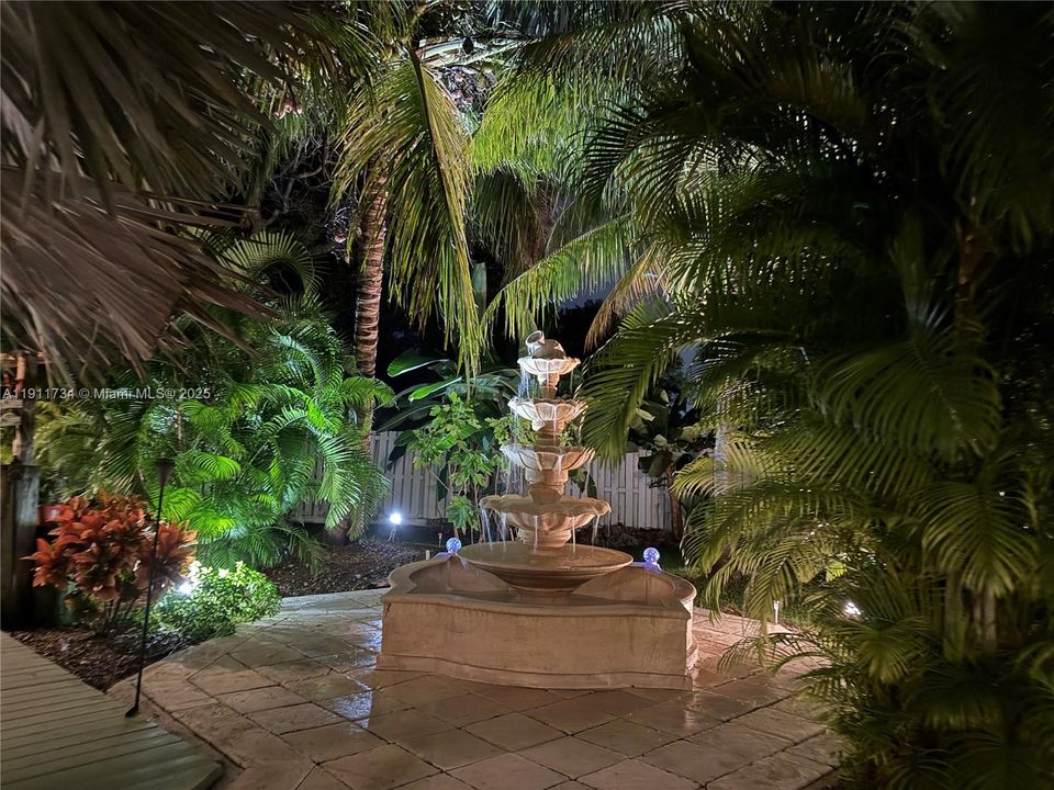 En Venta: $945,000 (4 camas, 3 baños, 2092 Pies cuadrados)