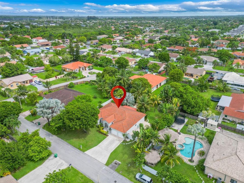 En Venta: $945,000 (4 camas, 3 baños, 2092 Pies cuadrados)