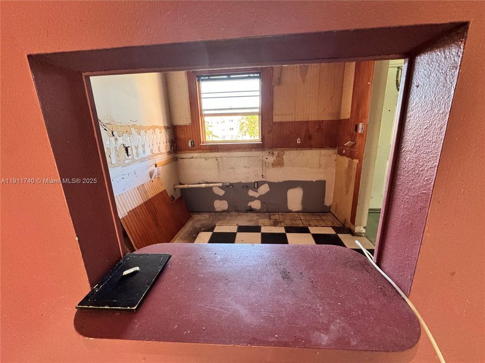 Recently Sold: $110,000 (1 beds, 1 baths, 638 Square Feet)