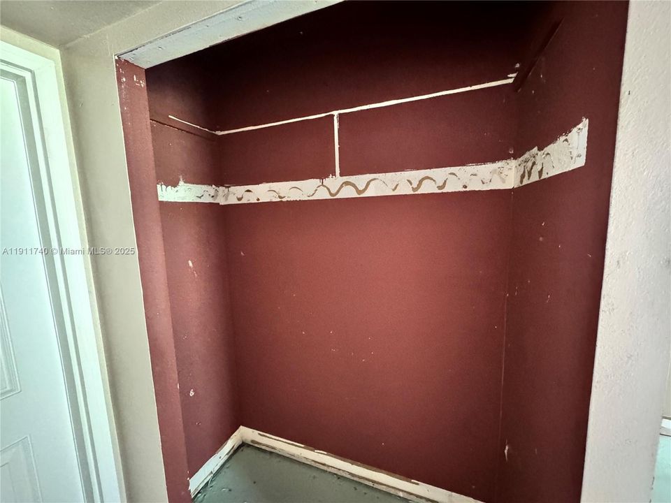 Recently Sold: $110,000 (1 beds, 1 baths, 638 Square Feet)