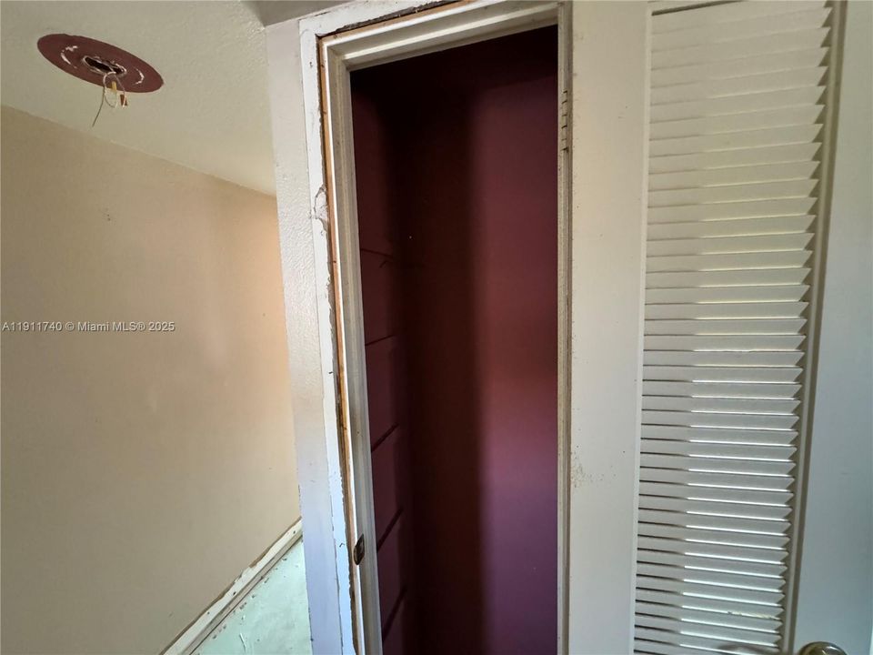 Recently Sold: $110,000 (1 beds, 1 baths, 638 Square Feet)