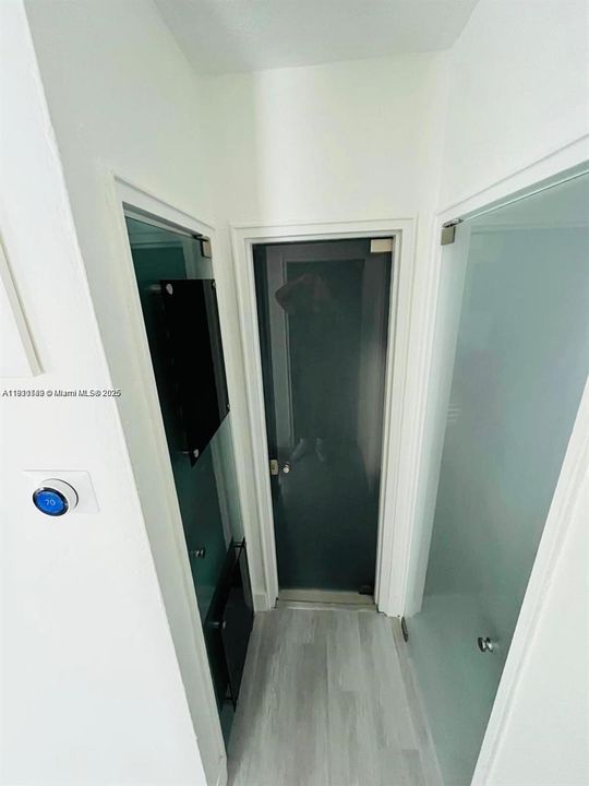 Active With Contract: $2,400 (2 beds, 1 baths, 786 Square Feet)