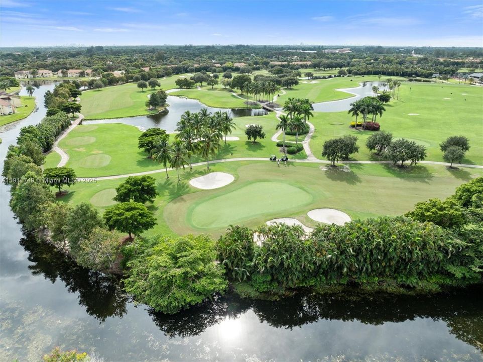 待售: $240,000 (2 贝兹, 2 浴室, 1065 平方英尺)