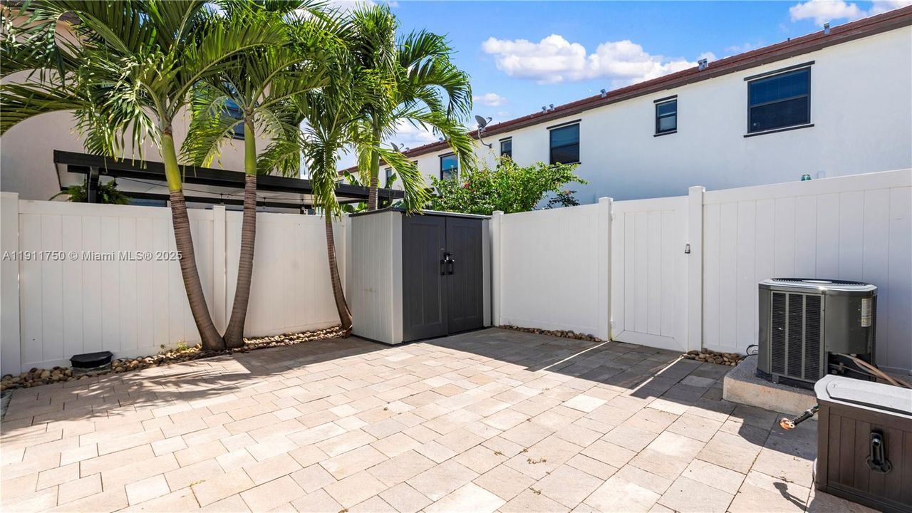 For Sale: $495,000 (3 beds, 2 baths, 1540 Square Feet)