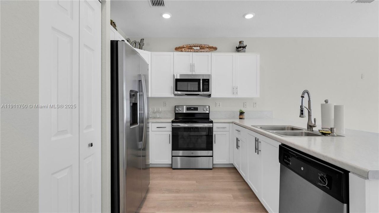 For Sale: $495,000 (3 beds, 2 baths, 1540 Square Feet)