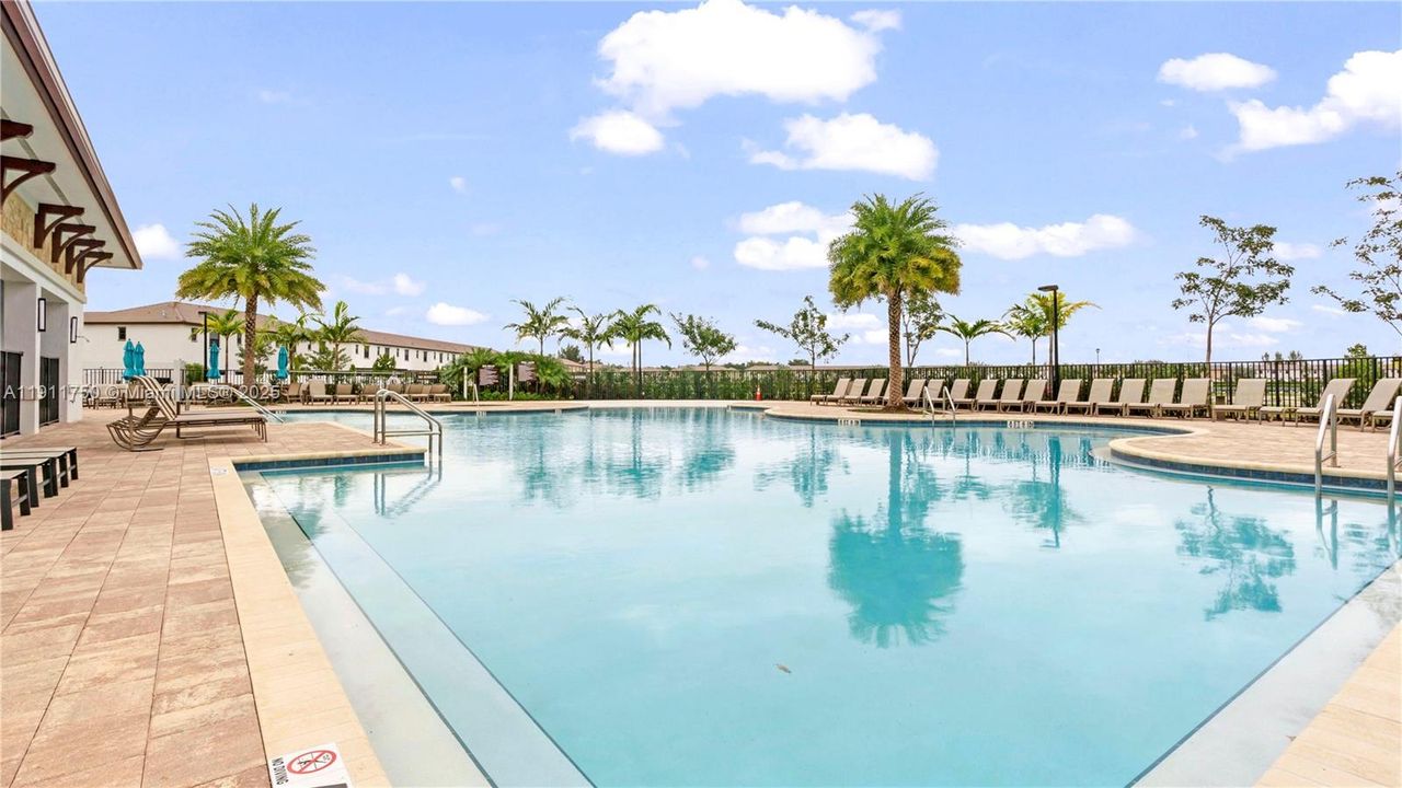 For Sale: $495,000 (3 beds, 2 baths, 1540 Square Feet)