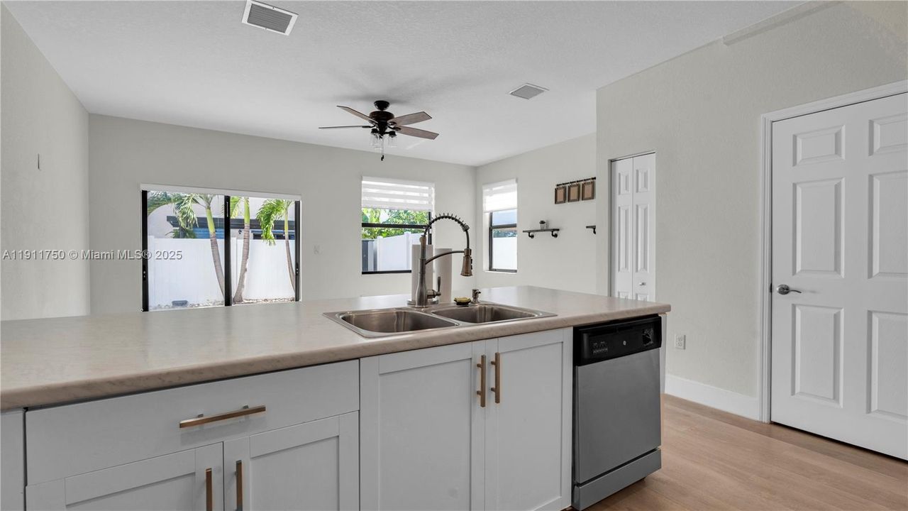 For Sale: $495,000 (3 beds, 2 baths, 1540 Square Feet)