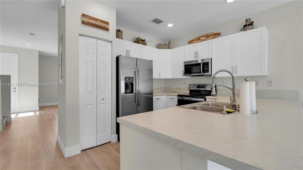 For Sale: $495,000 (3 beds, 2 baths, 1540 Square Feet)