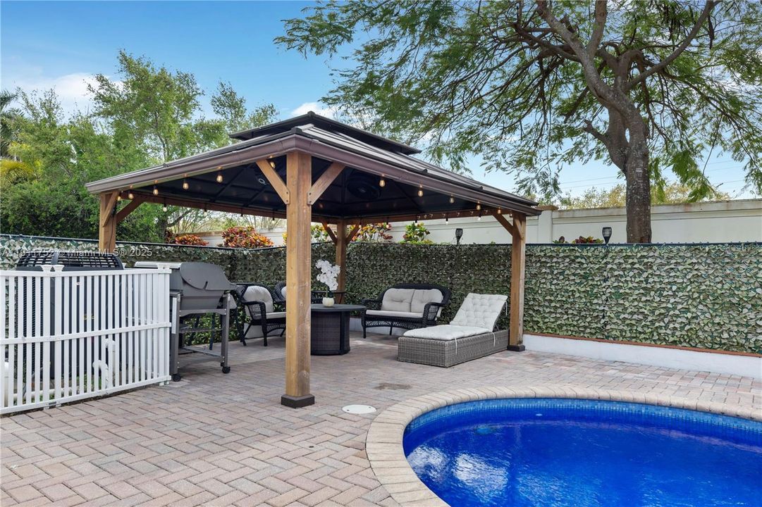 Active With Contract: $1,025,000 (4 beds, 3 baths, 2320 Square Feet)