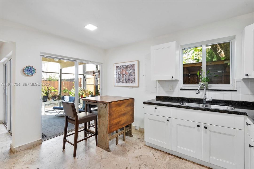 For Sale: $920,000 (2 beds, 2 baths, 1060 Square Feet)