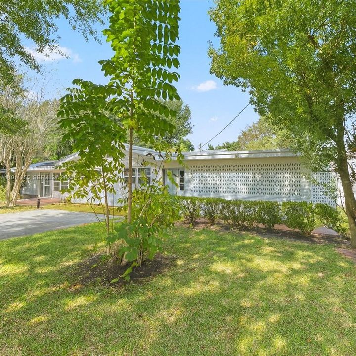 待售: $420,000 (4 贝兹, 2 浴室, 2522 平方英尺)