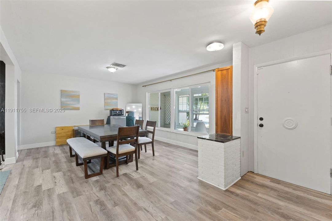 待售: $420,000 (4 贝兹, 2 浴室, 2522 平方英尺)