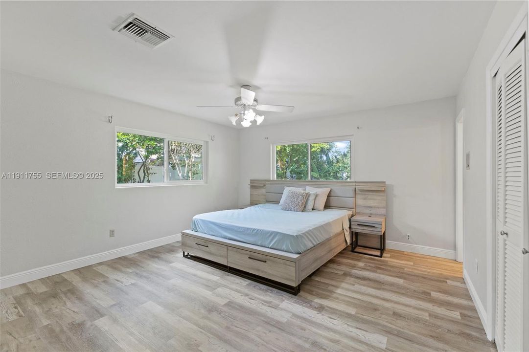 待售: $420,000 (4 贝兹, 2 浴室, 2522 平方英尺)