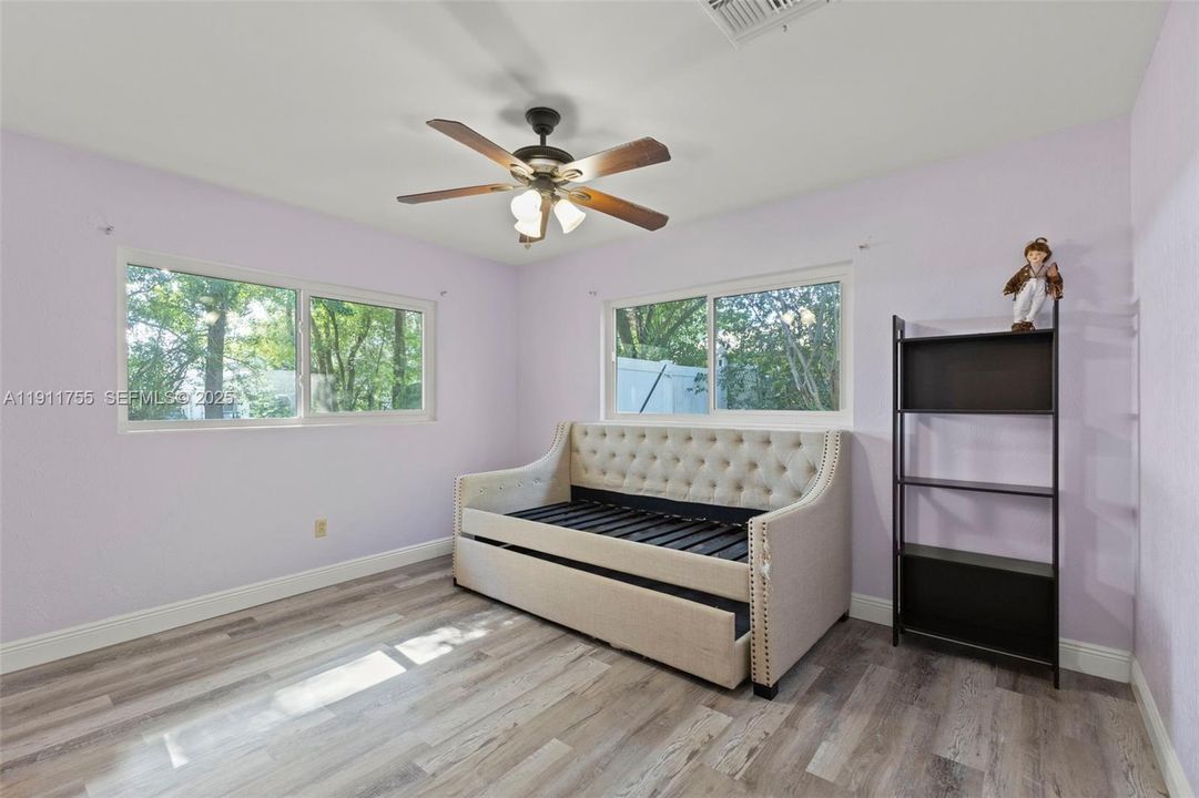 待售: $420,000 (4 贝兹, 2 浴室, 2522 平方英尺)