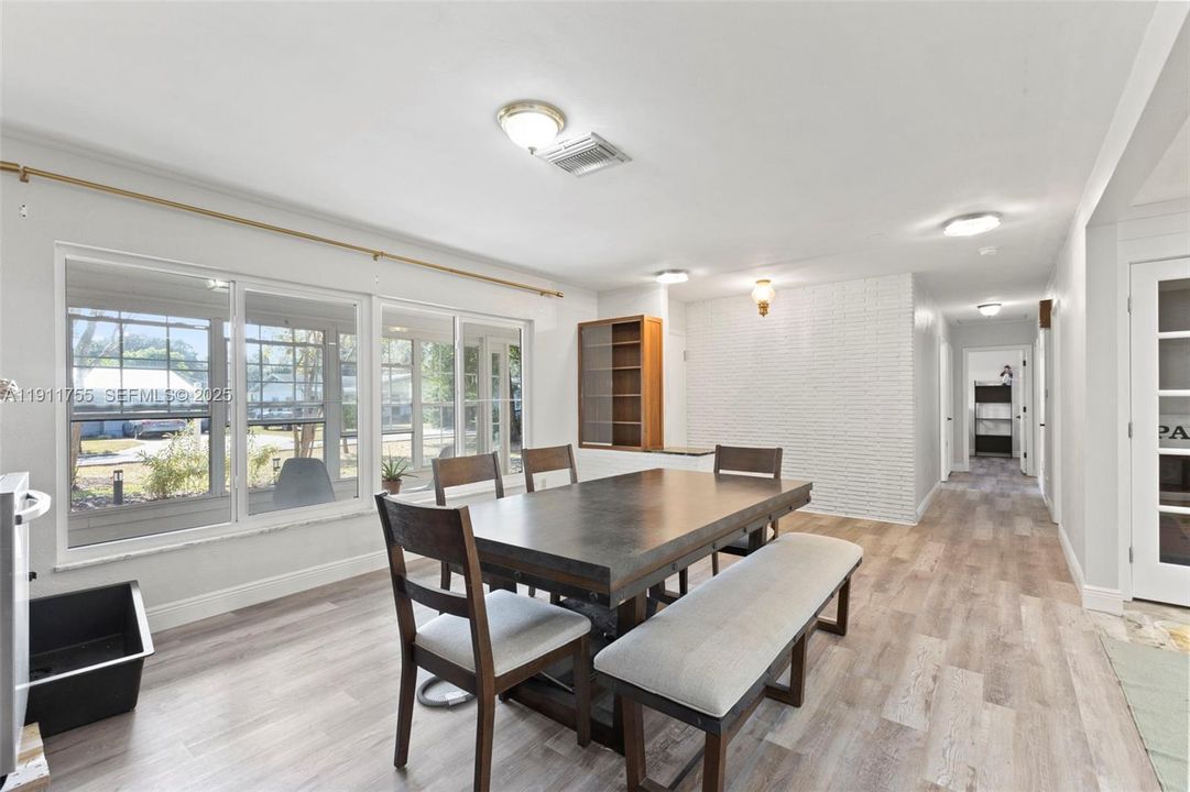 待售: $420,000 (4 贝兹, 2 浴室, 2522 平方英尺)