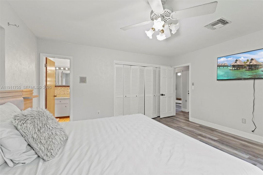 待售: $420,000 (4 贝兹, 2 浴室, 2522 平方英尺)