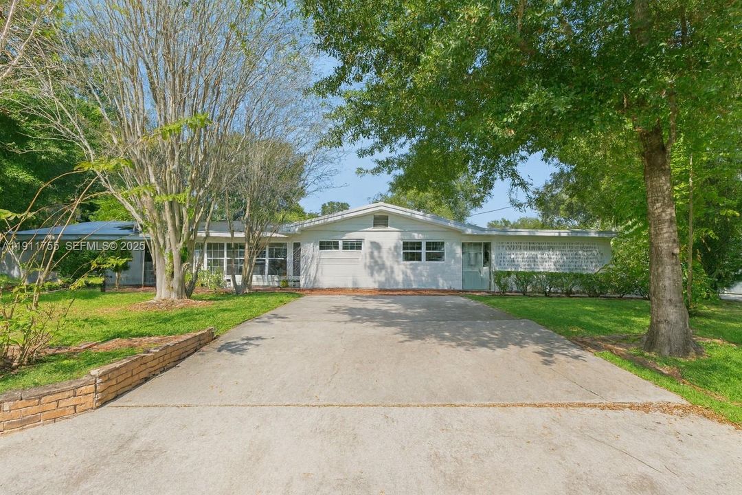 待售: $420,000 (4 贝兹, 2 浴室, 2522 平方英尺)