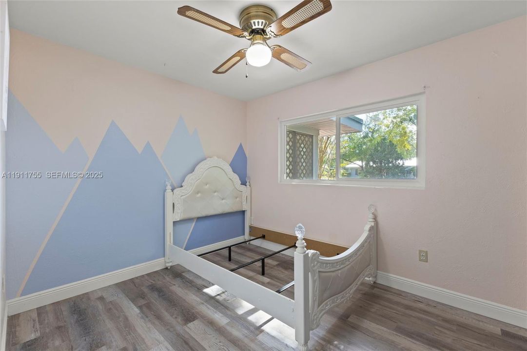 待售: $420,000 (4 贝兹, 2 浴室, 2522 平方英尺)