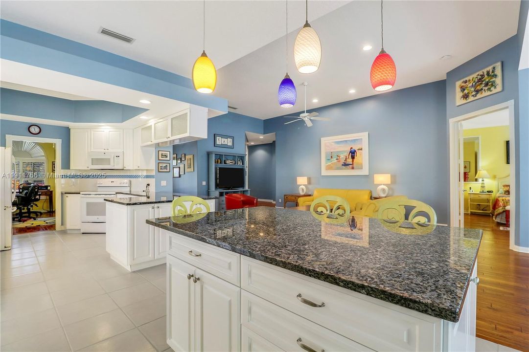 На продажу: $899,000 (3 спален, 3 ванн, 2221 Квадратных фут)