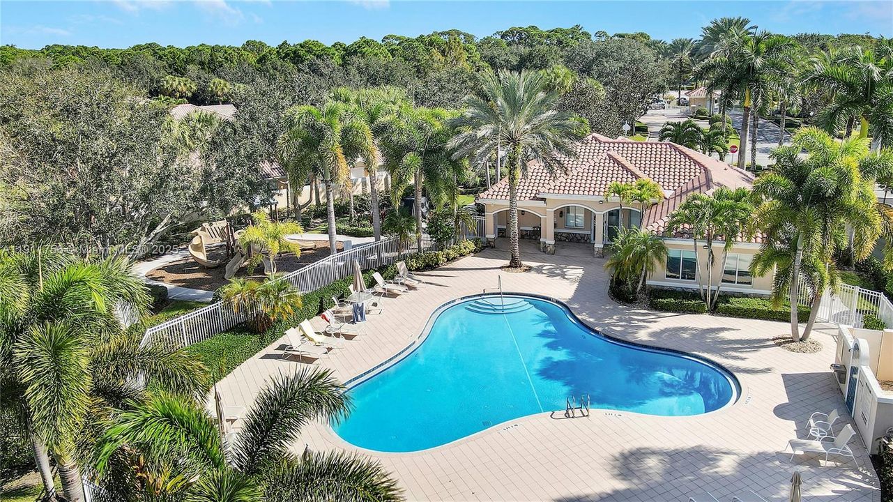 На продажу: $899,000 (3 спален, 3 ванн, 2221 Квадратных фут)