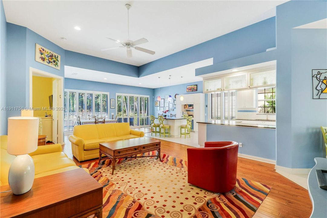 На продажу: $899,000 (3 спален, 3 ванн, 2221 Квадратных фут)