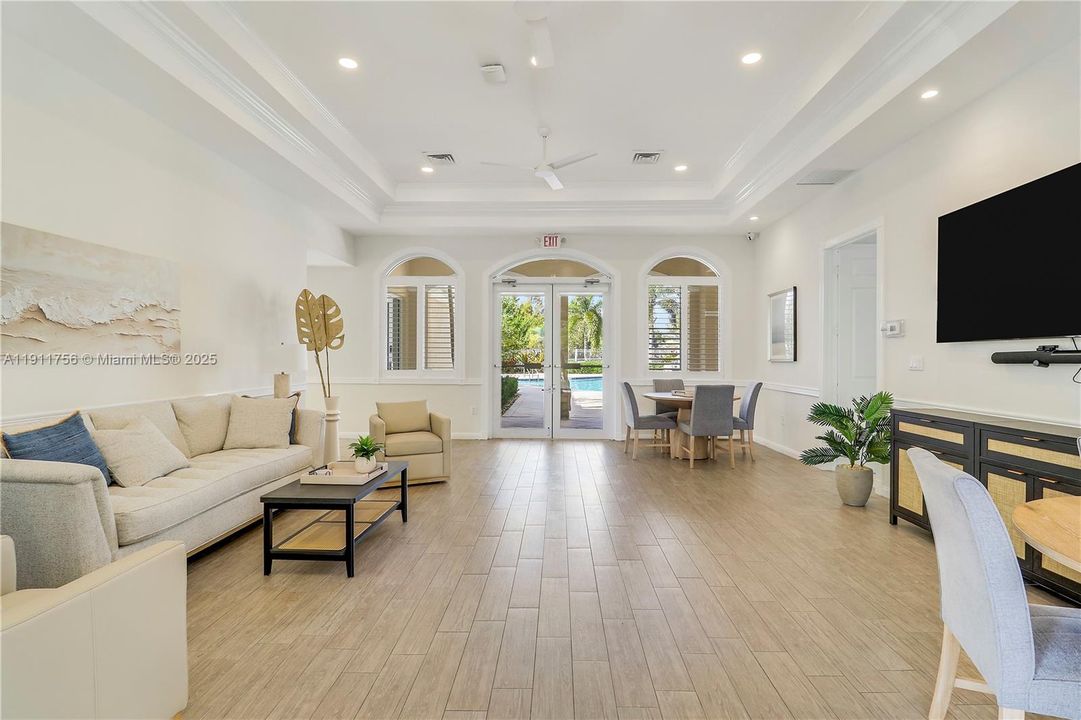 На продажу: $899,000 (3 спален, 3 ванн, 2221 Квадратных фут)