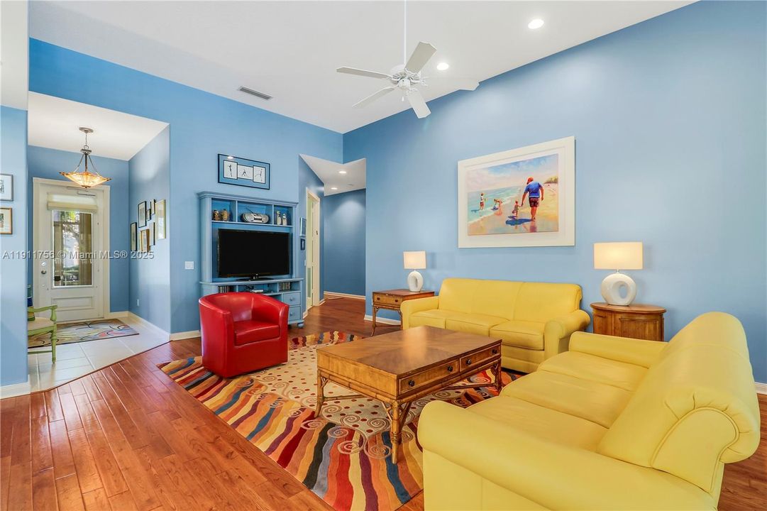 На продажу: $899,000 (3 спален, 3 ванн, 2221 Квадратных фут)