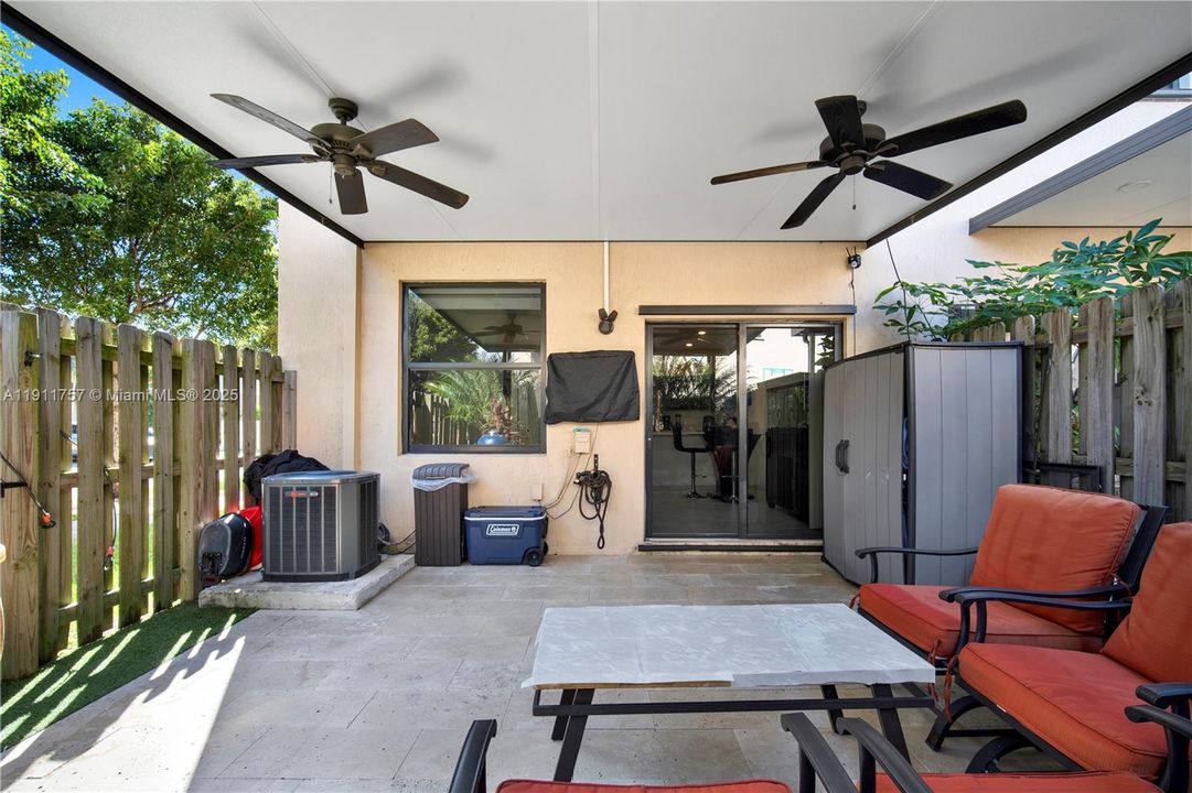 Activo con contrato: $390,000 (3 camas, 2 baños, 1524 Pies cuadrados)