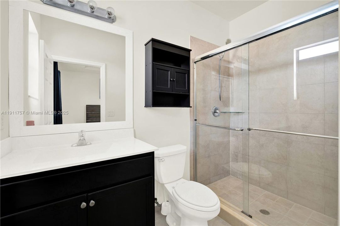 Activo con contrato: $390,000 (3 camas, 2 baños, 1524 Pies cuadrados)