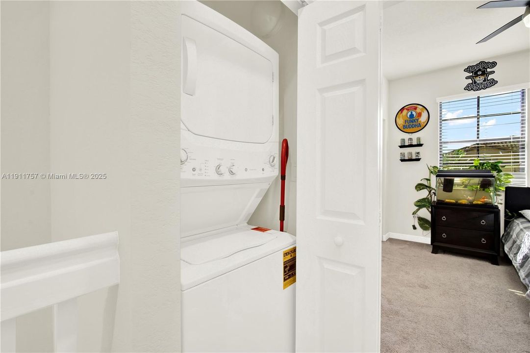 Activo con contrato: $390,000 (3 camas, 2 baños, 1524 Pies cuadrados)