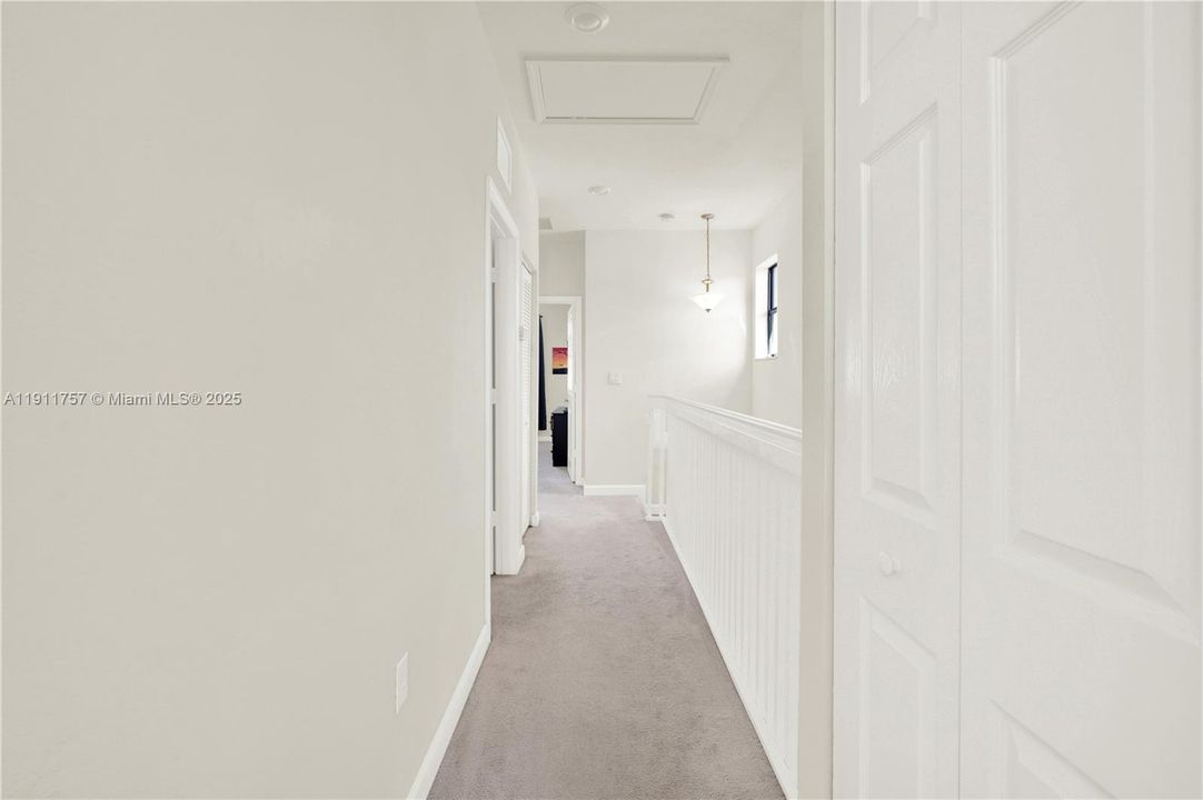 Activo con contrato: $390,000 (3 camas, 2 baños, 1524 Pies cuadrados)