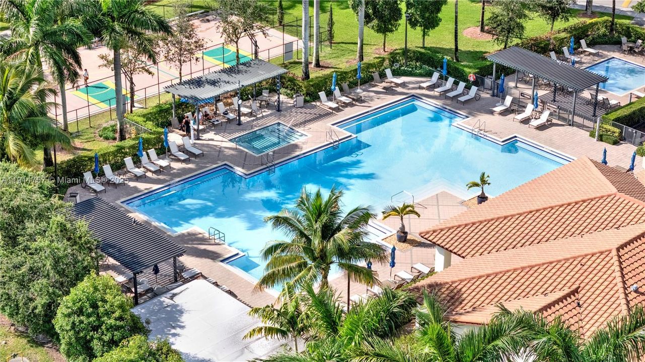 Activo con contrato: $390,000 (3 camas, 2 baños, 1524 Pies cuadrados)