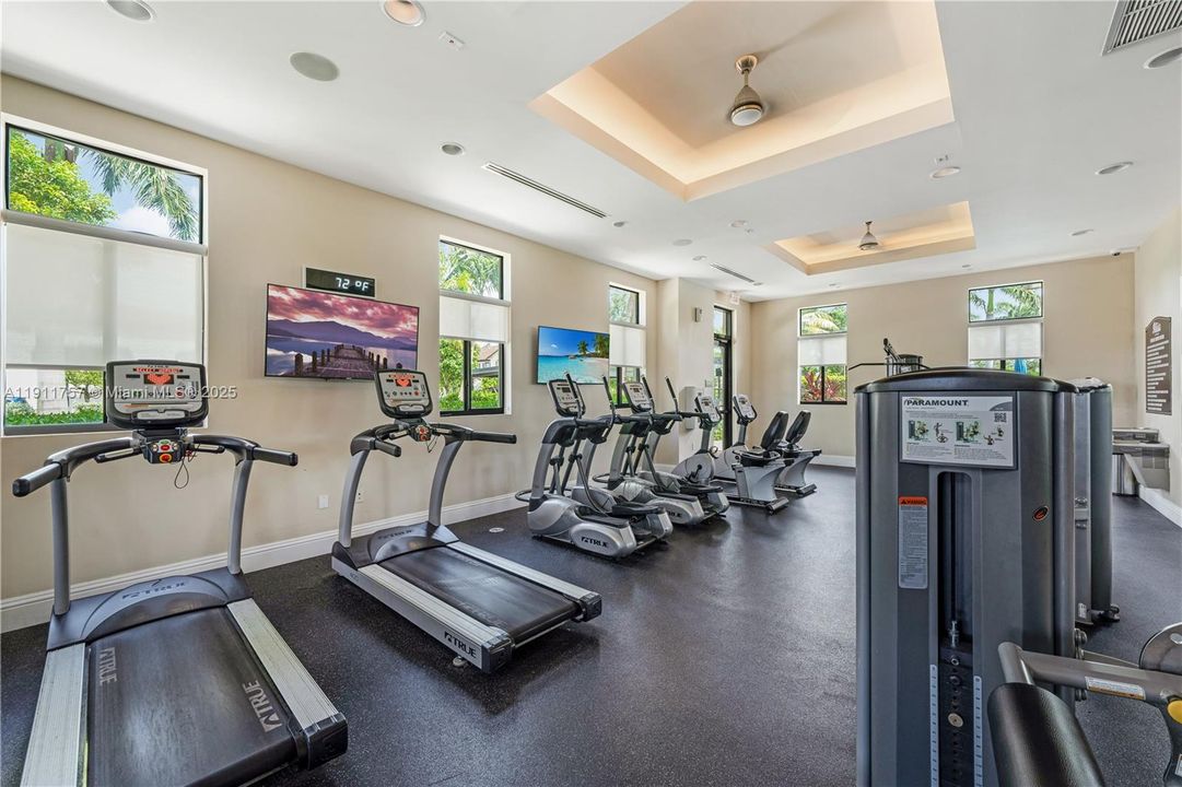 Activo con contrato: $390,000 (3 camas, 2 baños, 1524 Pies cuadrados)