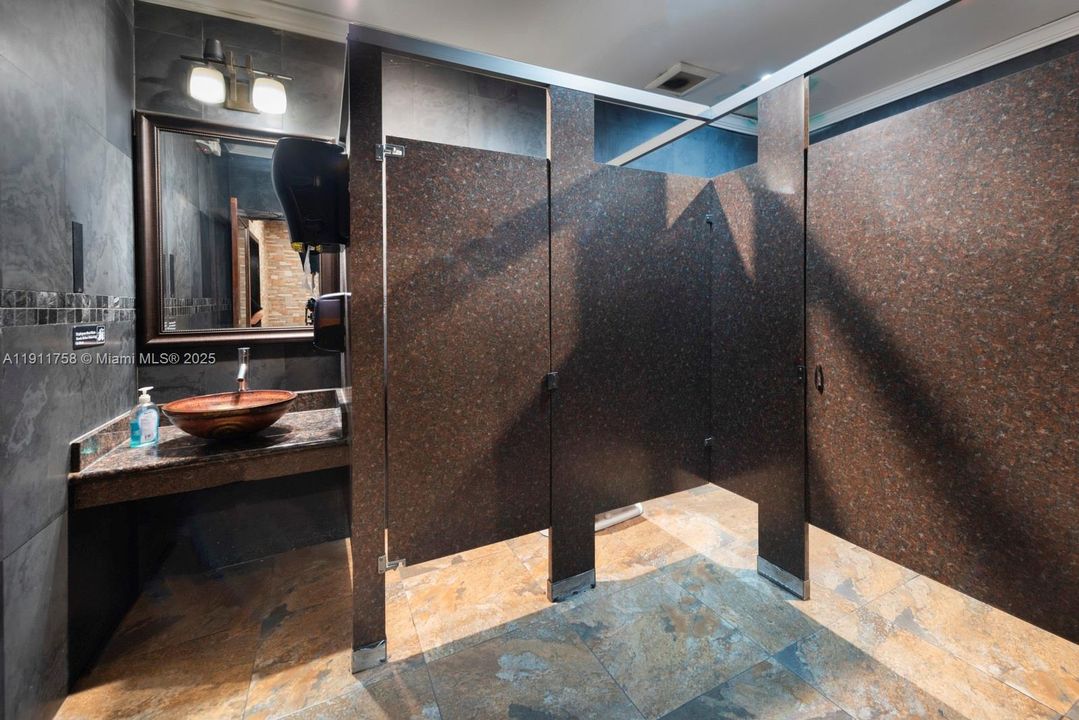 待售: $350,000 (0 贝兹, 0 浴室, 0 平方英尺)