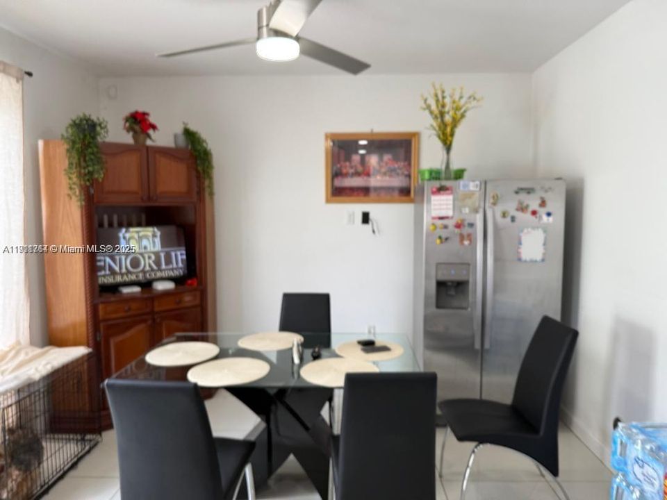 En Venta: $509,900 (3 camas, 2 baños, 1777 Pies cuadrados)