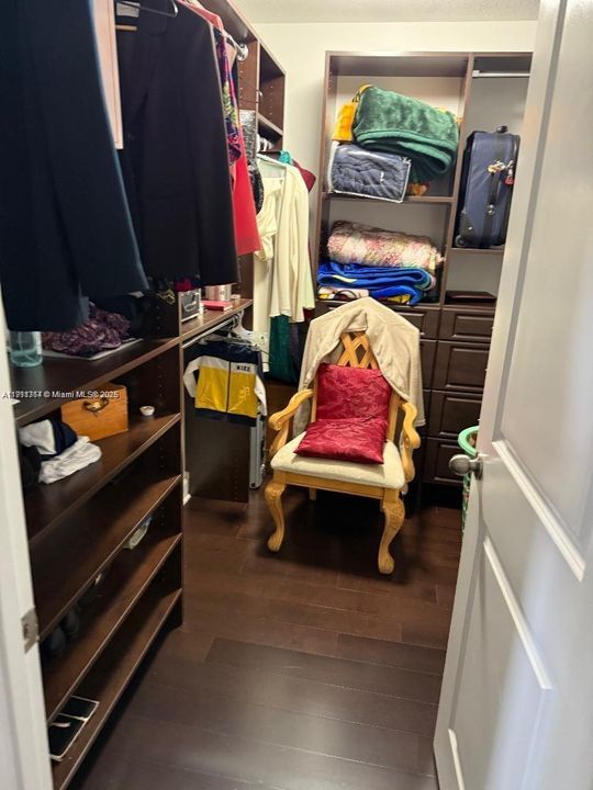 En Venta: $509,900 (3 camas, 2 baños, 1777 Pies cuadrados)