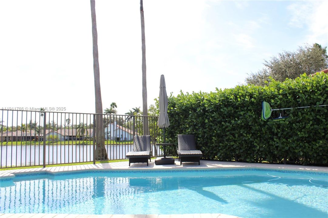 For Sale: $1,150,000 (5 beds, 2 baths, 2597 Square Feet)