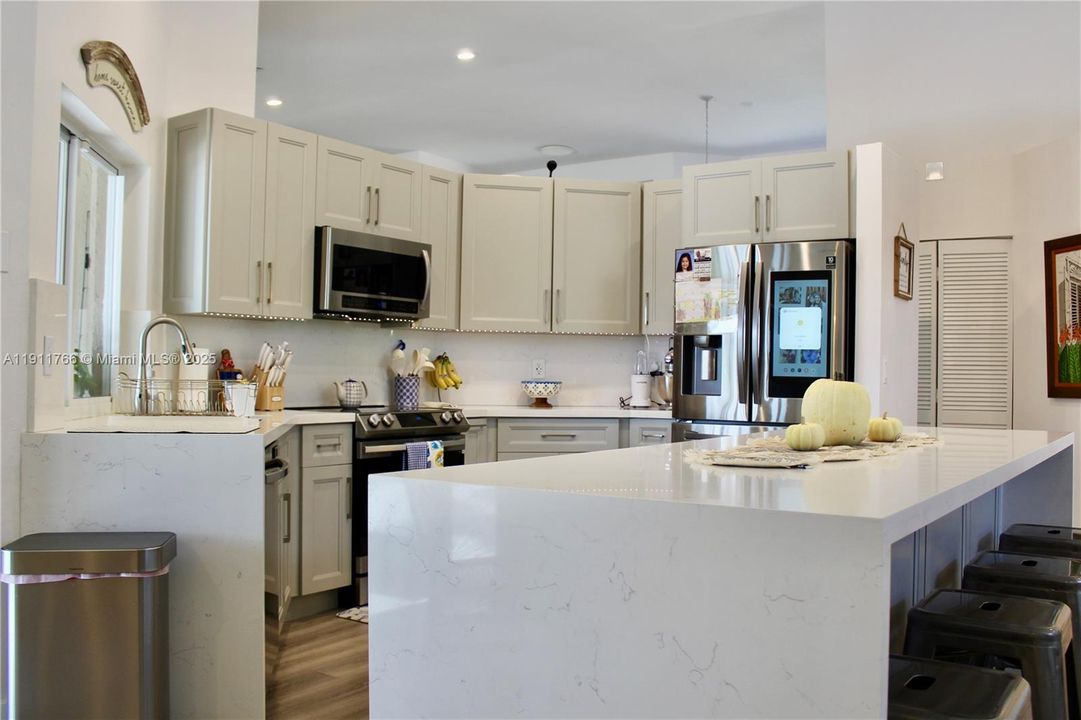 For Sale: $1,150,000 (5 beds, 2 baths, 2597 Square Feet)