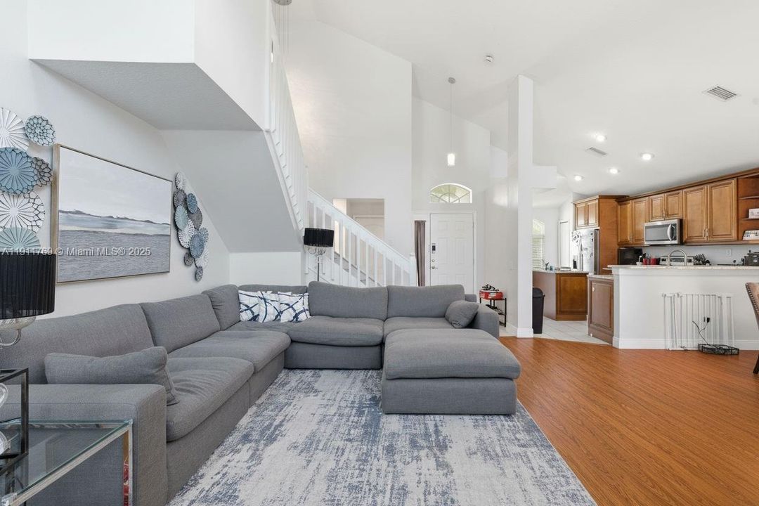 En Venta: $410,000 (4 camas, 2 baños, 0 Pies cuadrados)