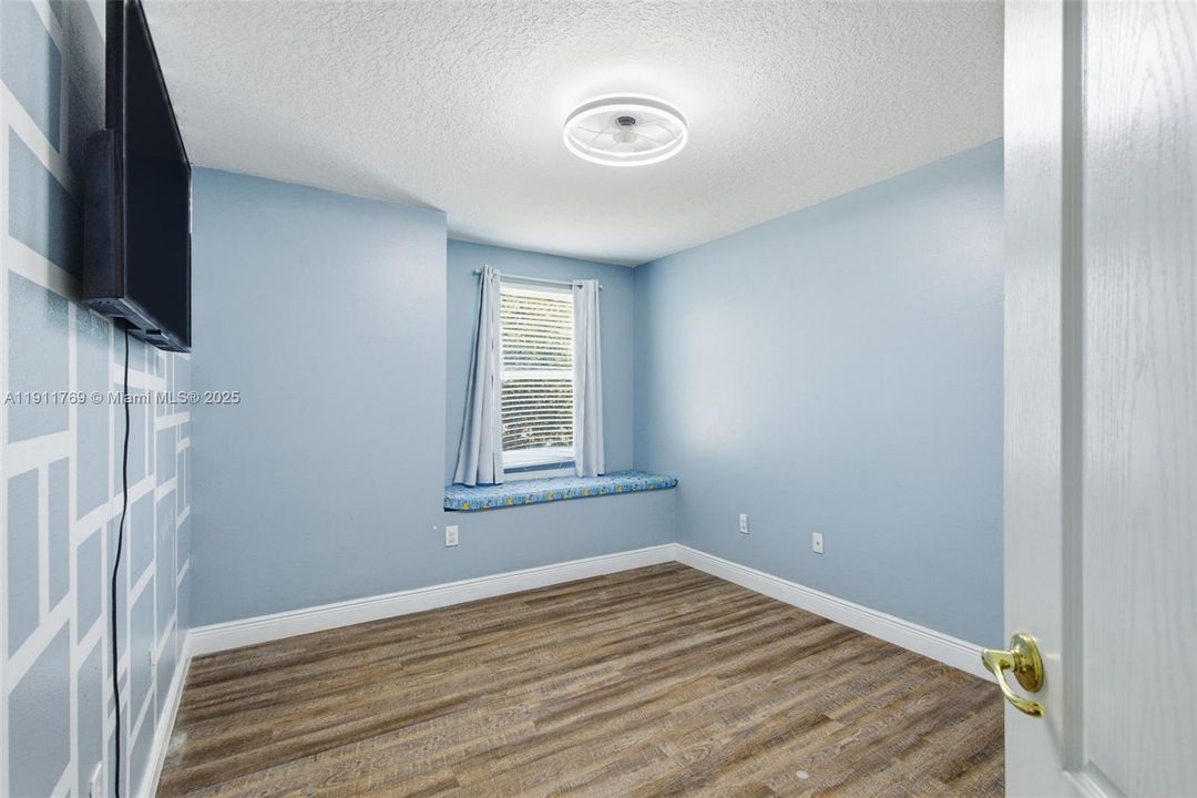 En Venta: $410,000 (4 camas, 2 baños, 0 Pies cuadrados)