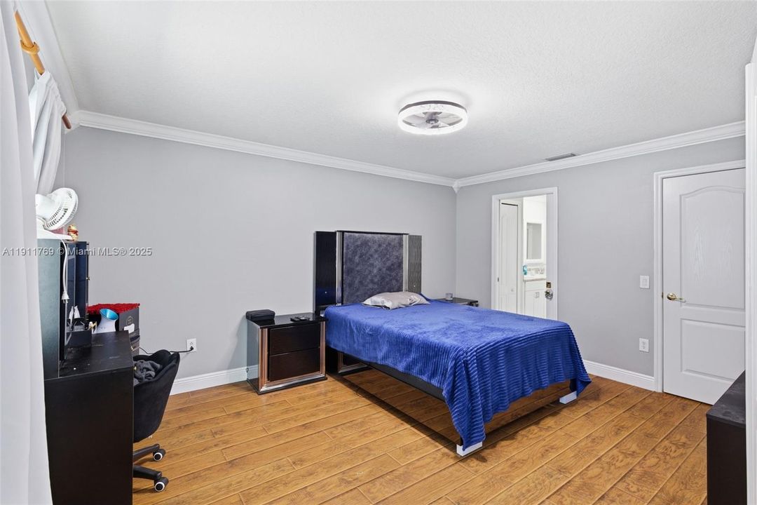 En Venta: $410,000 (4 camas, 2 baños, 0 Pies cuadrados)