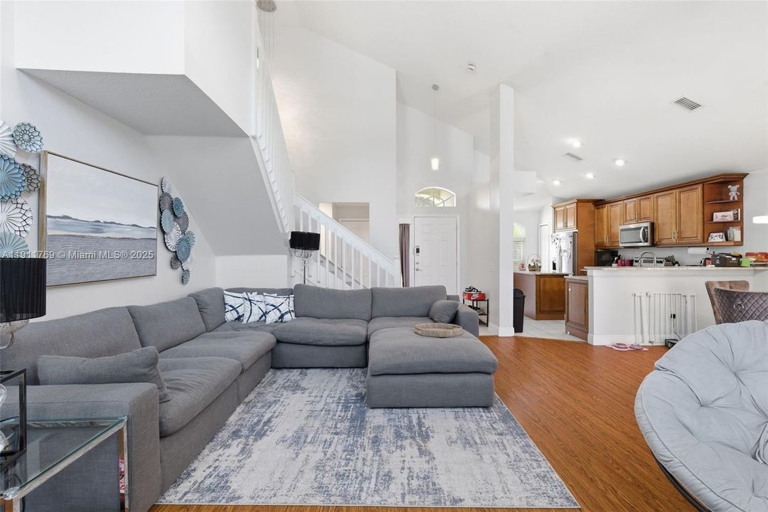 En Venta: $410,000 (4 camas, 2 baños, 0 Pies cuadrados)