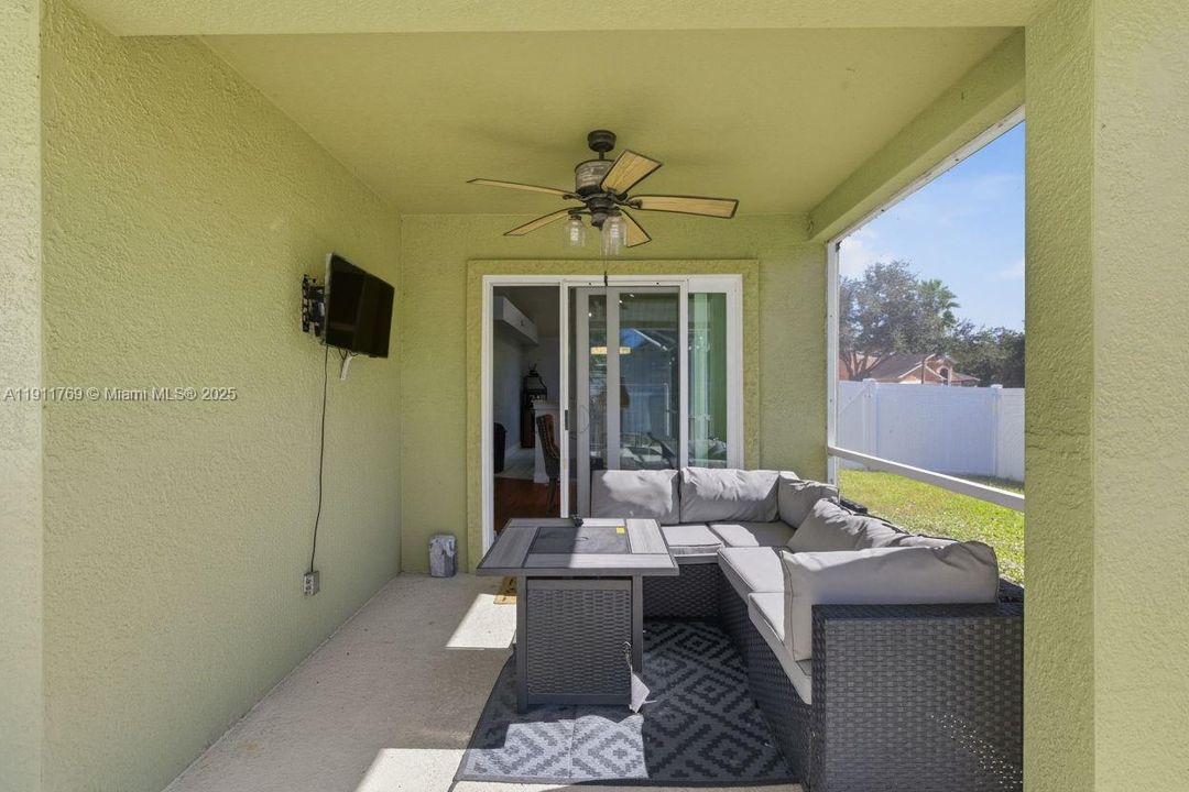 En Venta: $410,000 (4 camas, 2 baños, 0 Pies cuadrados)