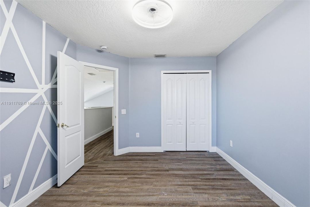 En Venta: $410,000 (4 camas, 2 baños, 0 Pies cuadrados)