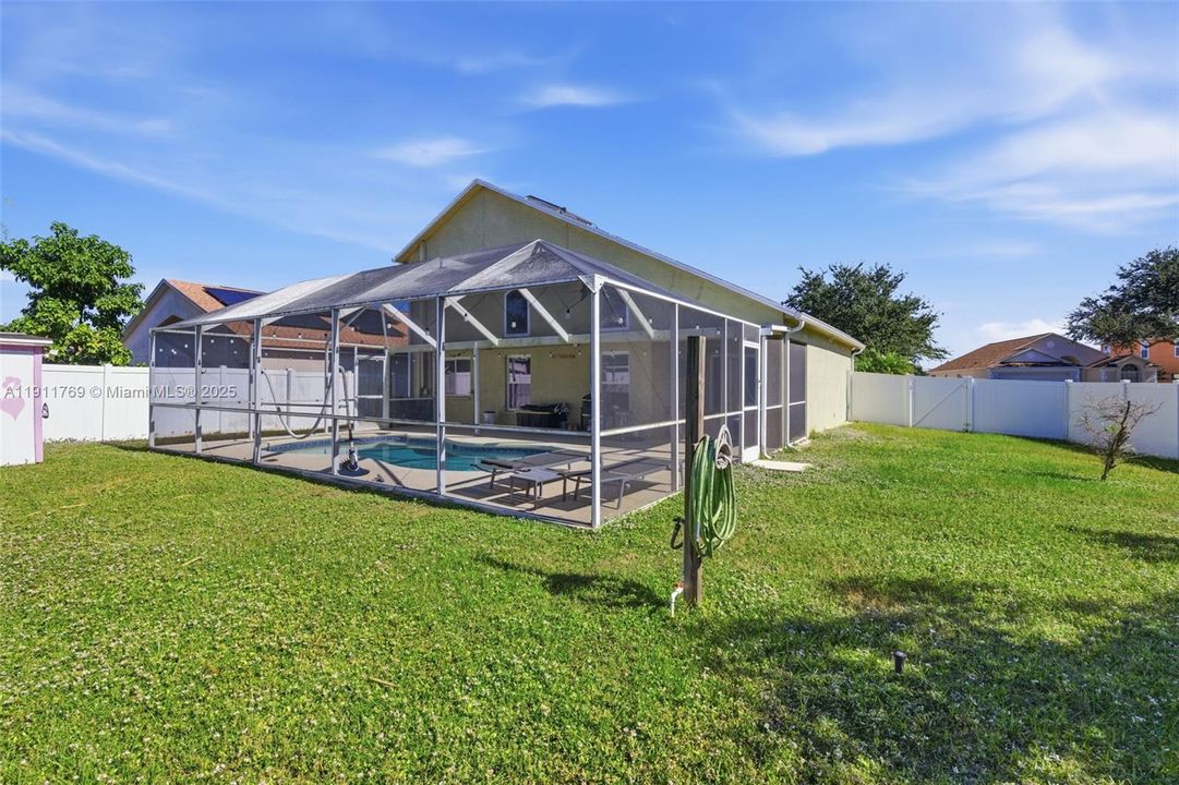 En Venta: $410,000 (4 camas, 2 baños, 0 Pies cuadrados)